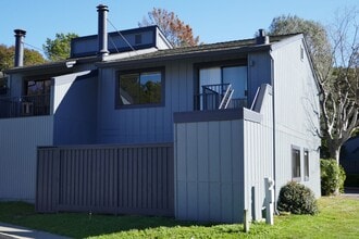 Building Photo - 73 Mitchell Dr