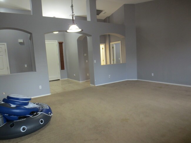 Building Photo - 15057 W Minnezona Ave
