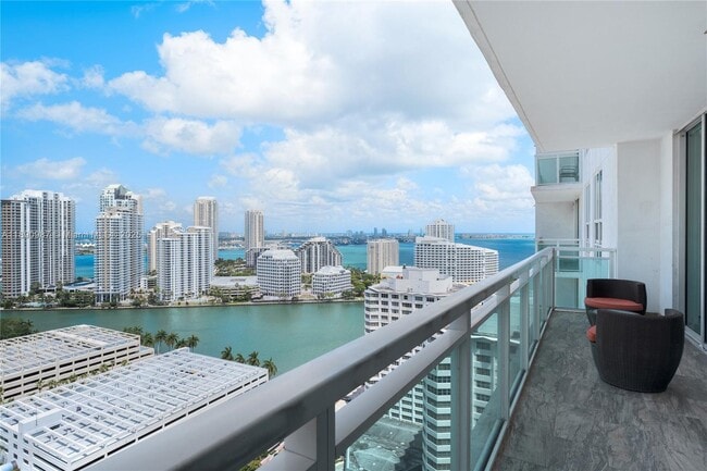 Building Photo - 950 Brickell Bay Dr