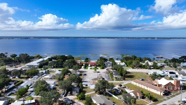 Building Photo - 402 Francklin