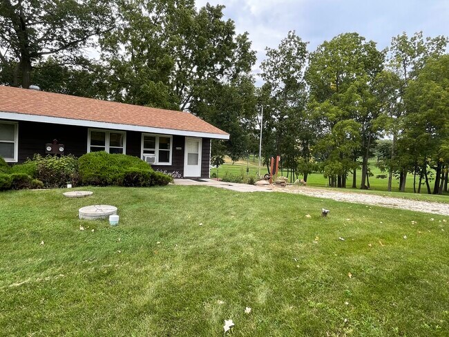 Building Photo - W7698 Koshkonong Lake Rd