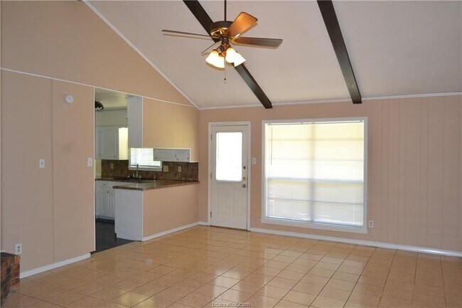 Building Photo - 1803 Medina Dr