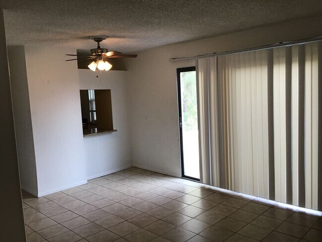 Foto del edificio - 12130 E Kepner Pl