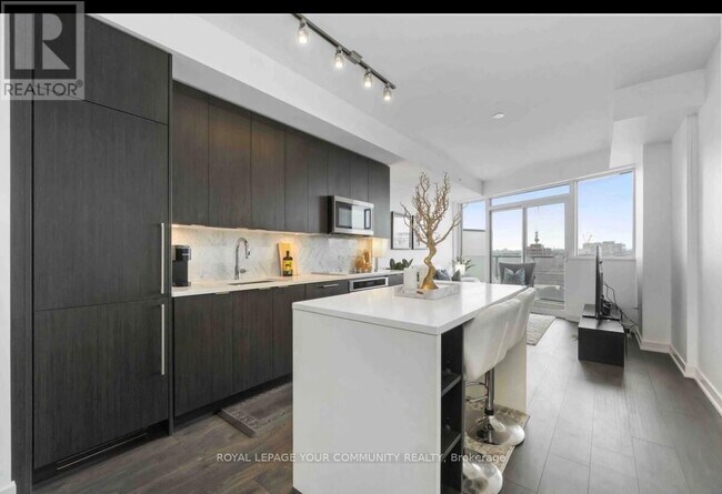 Building Photo - 38 Iannuzzi St