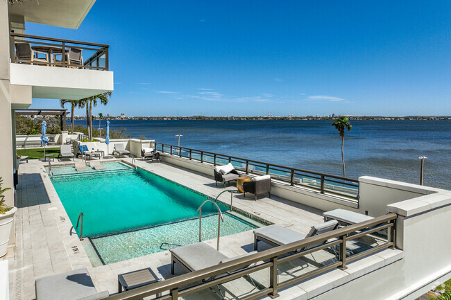 Pool - Hyde Park House