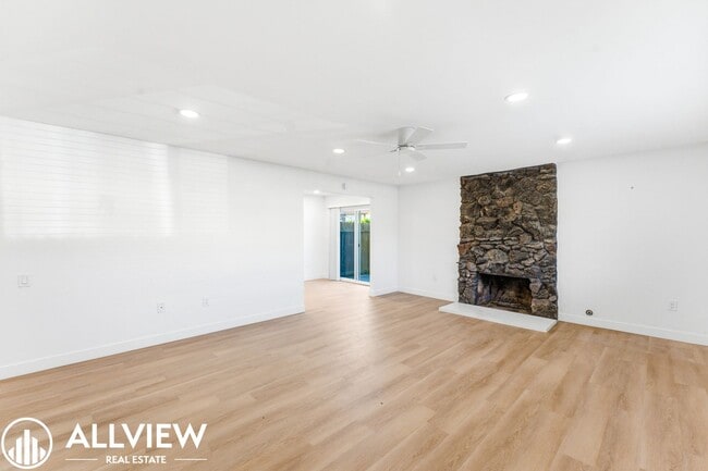 Foto del edificio - 16781 Bardon Ln