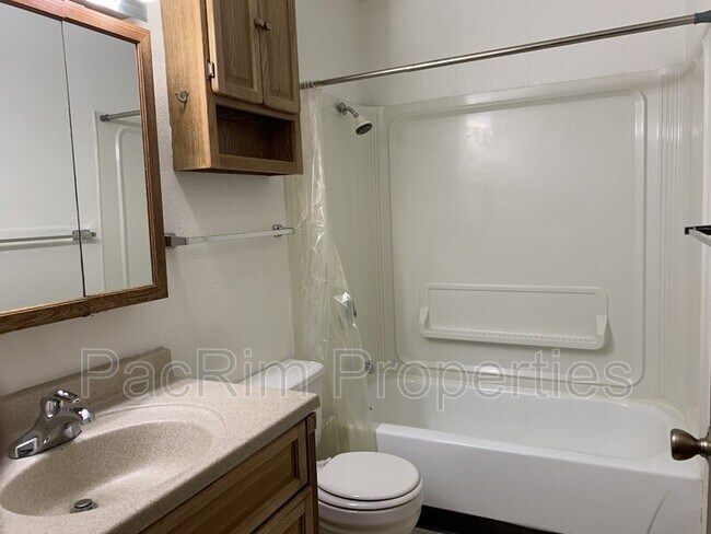 Building Photo - 3401 N Star St