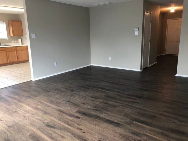 Building Photo - 4820 Waterford Dr