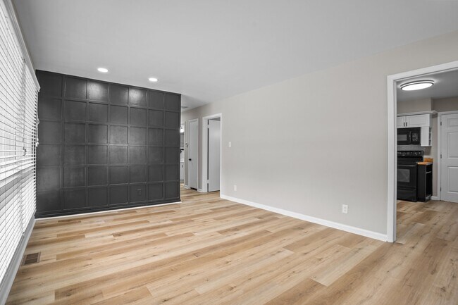 Building Photo - 1811 W Cone Blvd