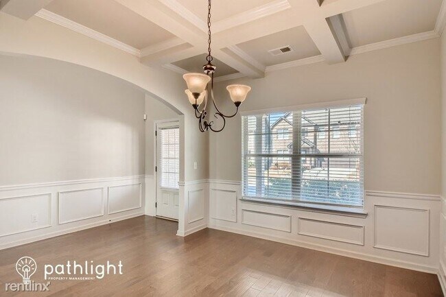 Building Photo - 5 br, 3 bath House - 250 Janney Circle UNIT