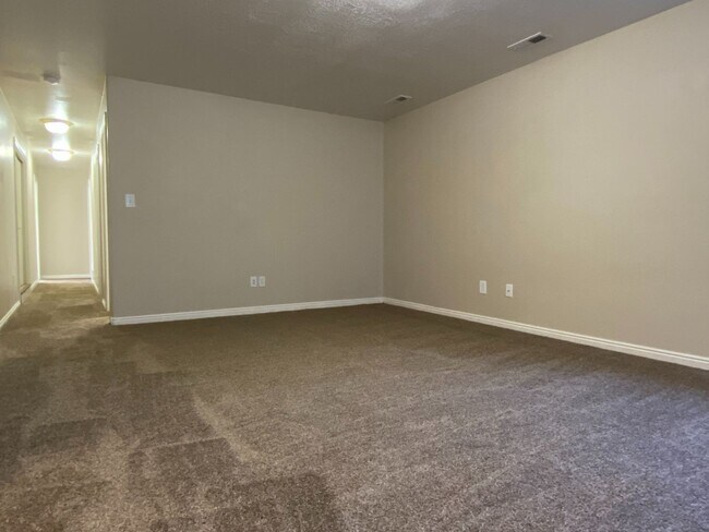Foto del edificio - 265 N 750 W