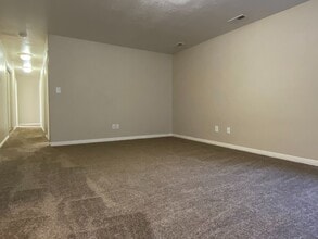 Building Photo - 265 N 750 W