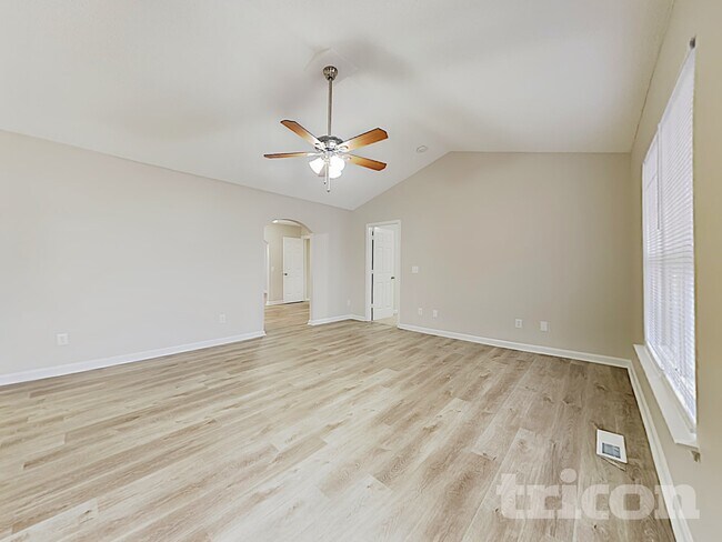 Foto del edificio - 615 Flicker St