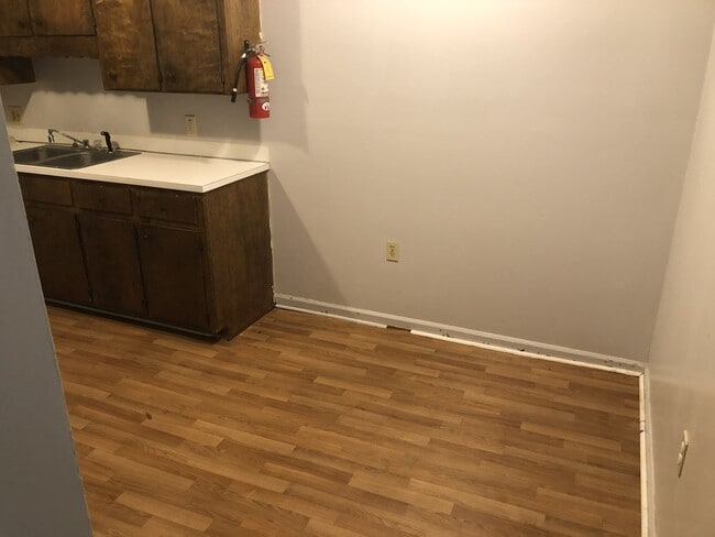 Building Photo - Russell's Chester Duplexes
