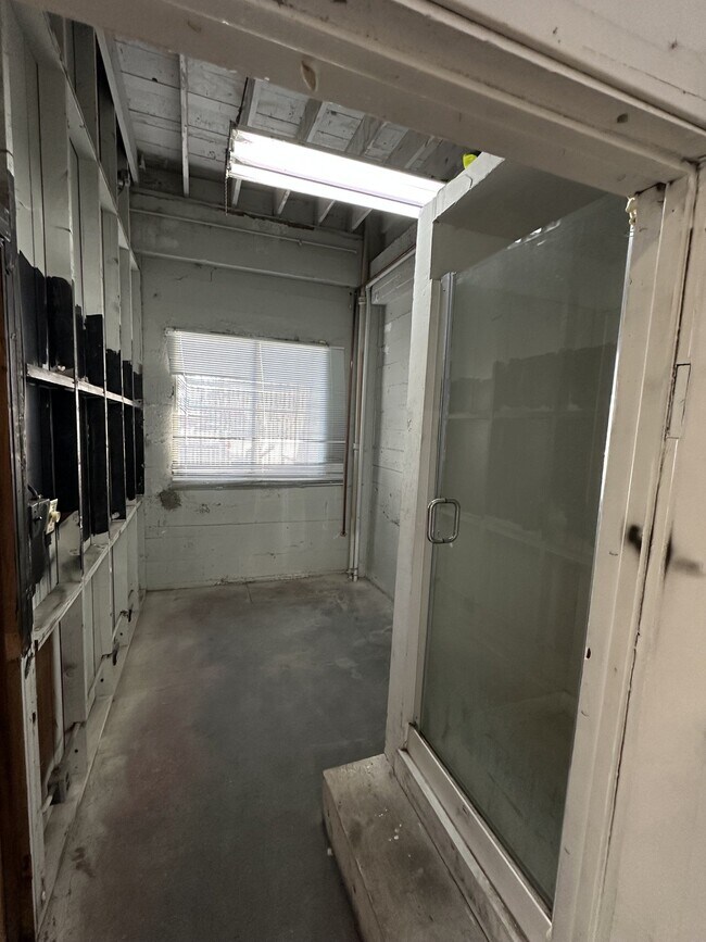 Foto del edificio - 1240 E 12th St