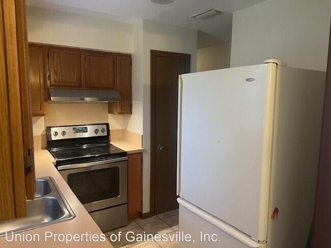 Building Photo - 3 br, 1.5 bath House - 901 NE 23rd Street