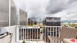 Building Photo - 2160 Century Pk E