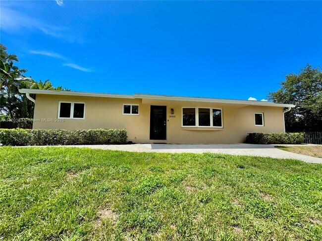 Foto del edificio - 14450 SW 24th St