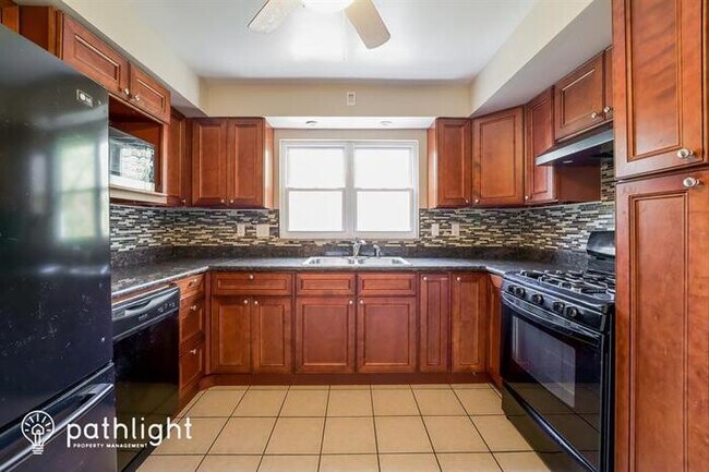 Building Photo - 8979 Knoll St, Allison Park, PA, 15101
