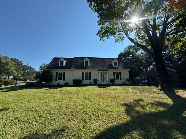 Foto del edificio - 207 Edgemont Ave