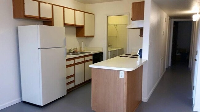 Foto del edificio - 1710 N Santa Rita Ave