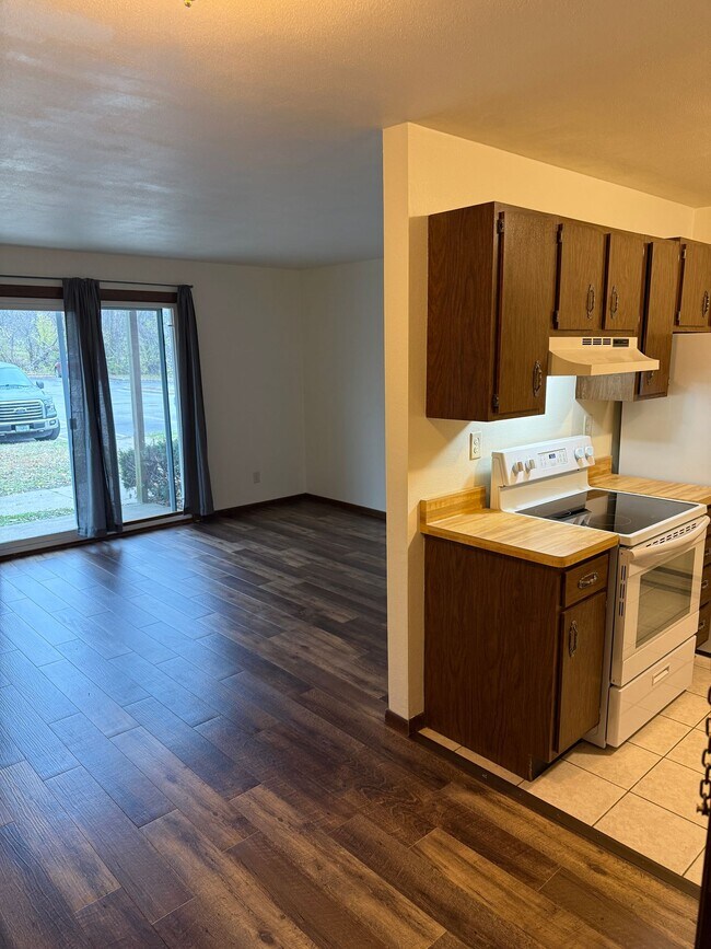 Foto del edificio - Immaculate Updated 1 Bedroom with 1 Bath
