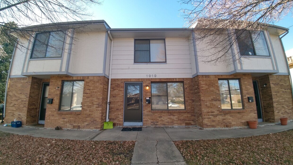 1919 Meadow Dr Unit 3, Longmont, CO 80501 Room for Rent in Longmont