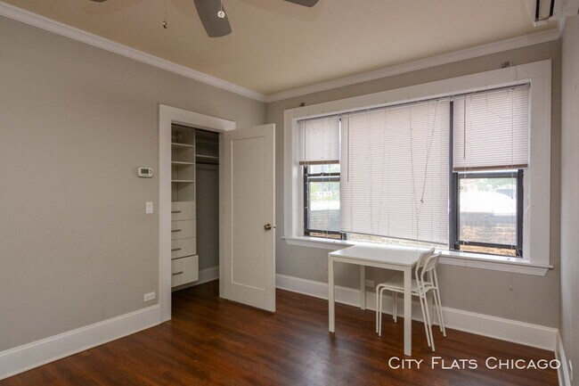 Building Photo - 817 W Lakeside Pl
