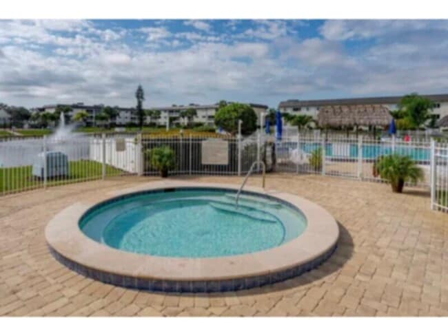 Foto del edificio - Top Floor Corner Unit in Gulfwinds East