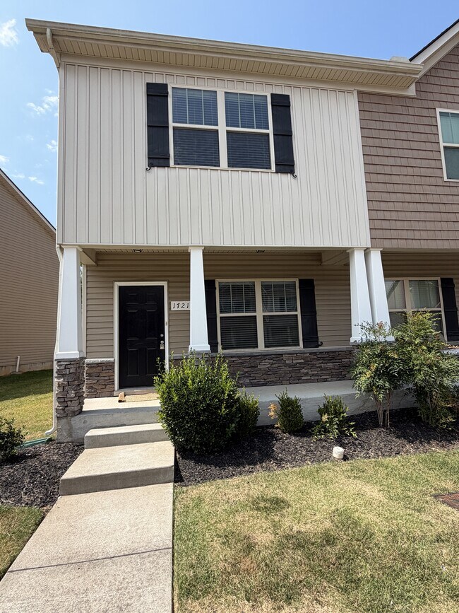Building Photo - 1721 Sprucedale Dr