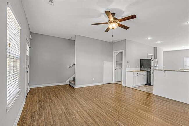 Foto del edificio - 1429 E Huntsville Rd