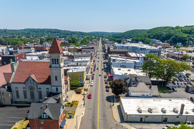 East Blackwell Street has a small-town atmosphere, but plenty of offerings.