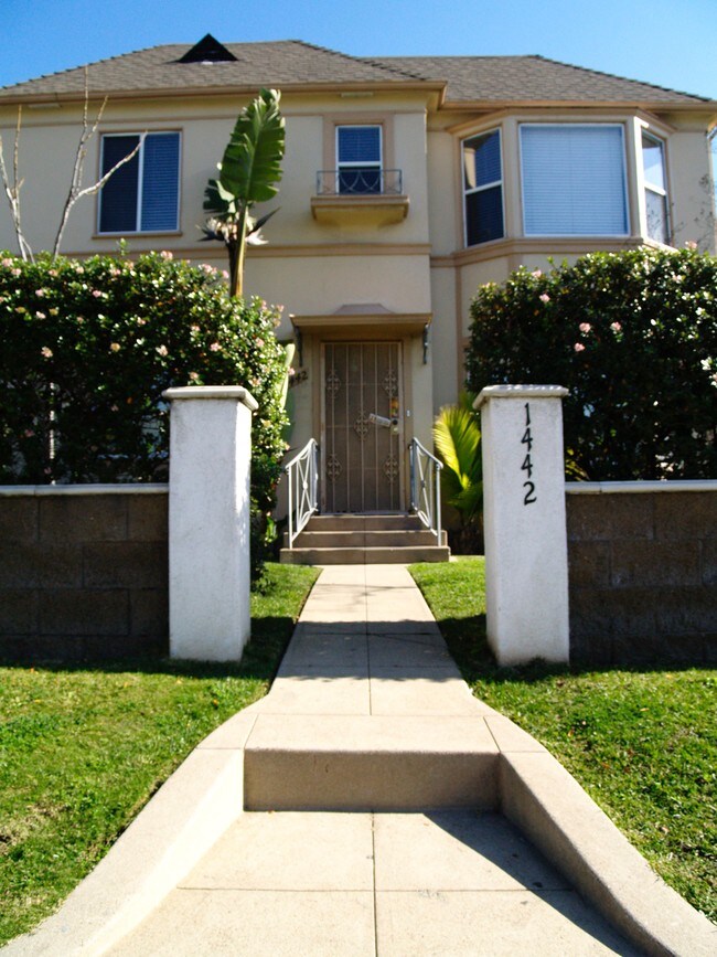 Building Photo - 1442 S Fairfax Ave