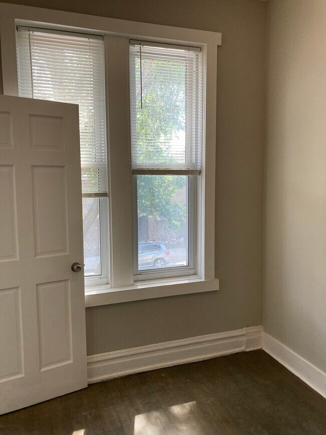 Front Bedroom - 946 N California Ave