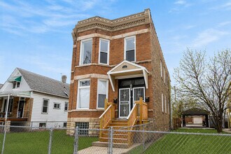 Building Photo - 7322 S Langley Ave