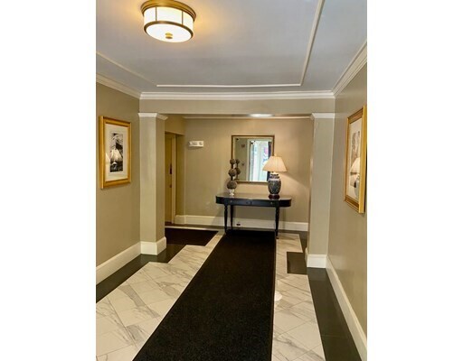 Building Photo - 133 Marlborough St