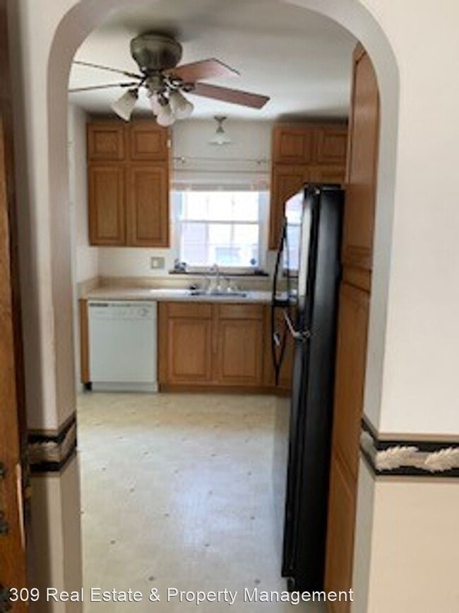 Building Photo - 4 br, 2 bath House - 1008 E Seneca Pl