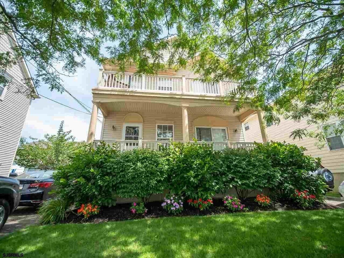 121 N Adams Ave Unit 1, Margate City, NJ 08402 Condo for Rent in