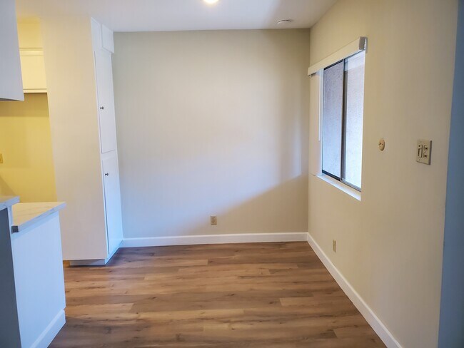 Building Photo - 420 N Monterey St