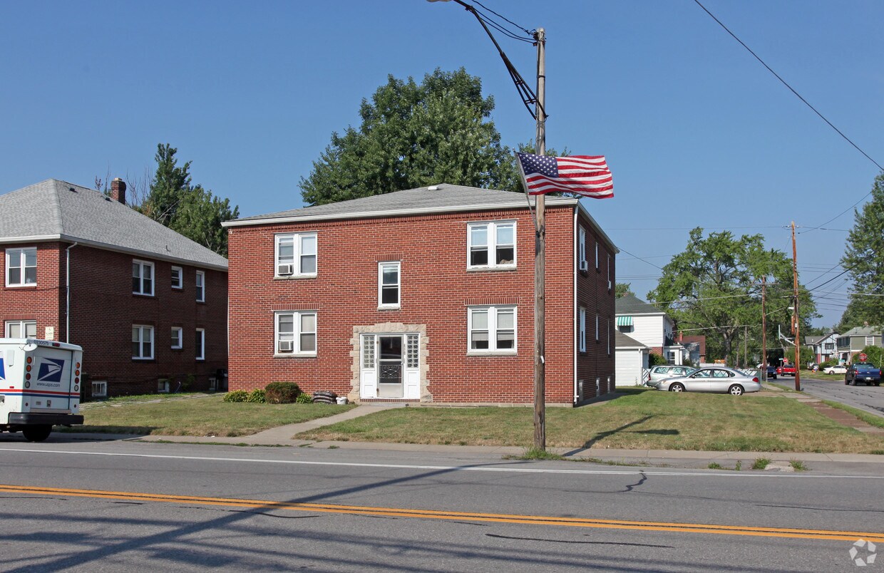 Primary Photo - 3891-3895 S Park Ave