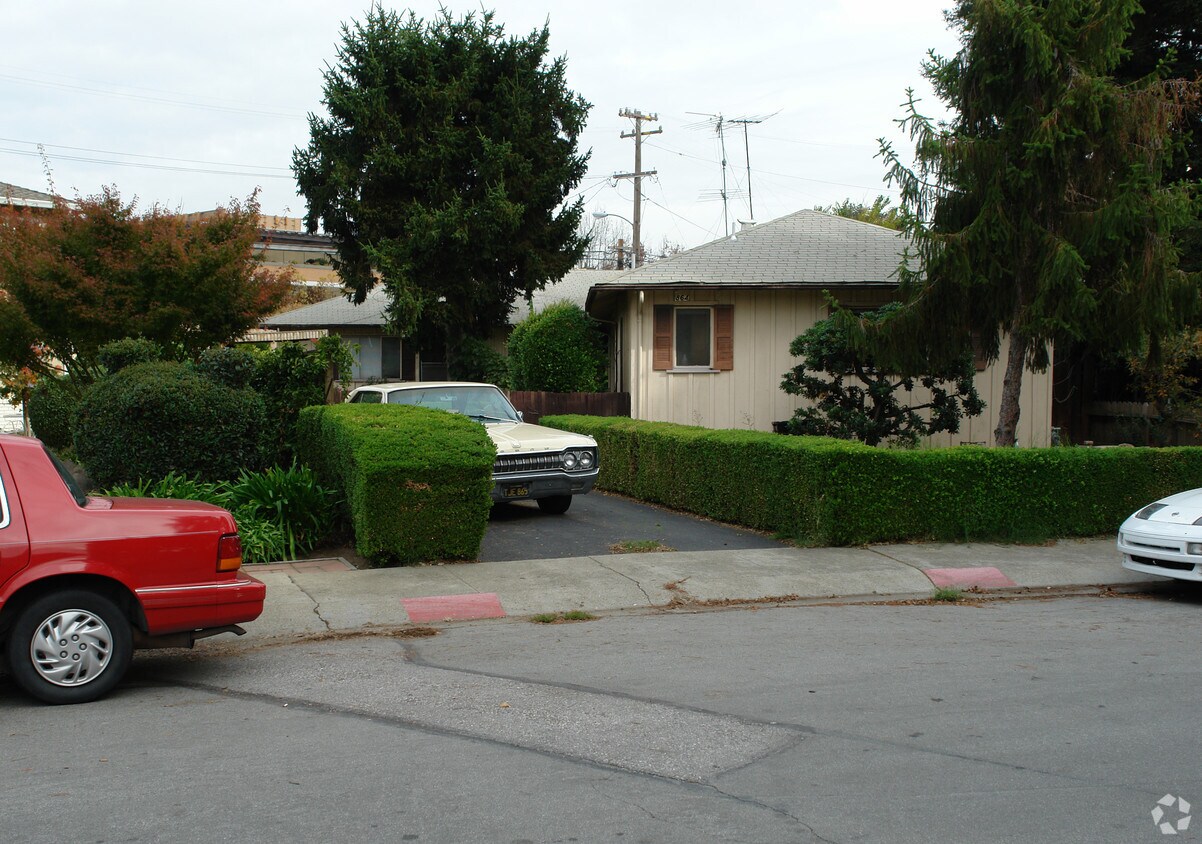 Foto del edificio - 864 Park Dr