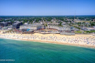 Building Photo - 364 Westwood Ave