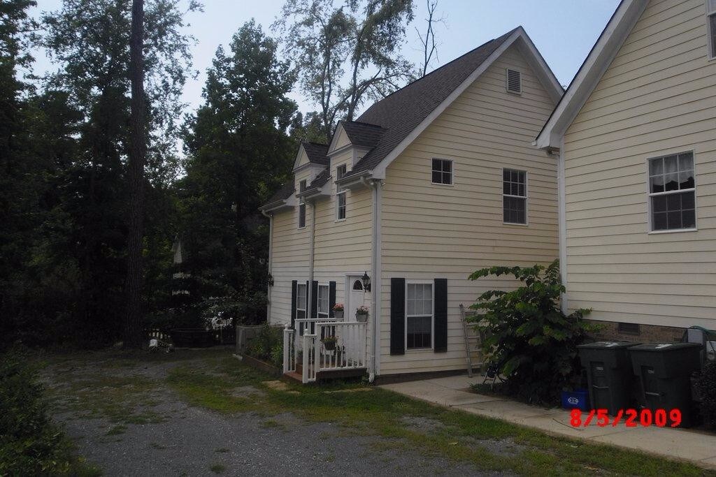 Primary Photo - 212 Laurel Ave.
