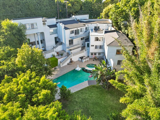 Building Photo - 3511 Berry Dr