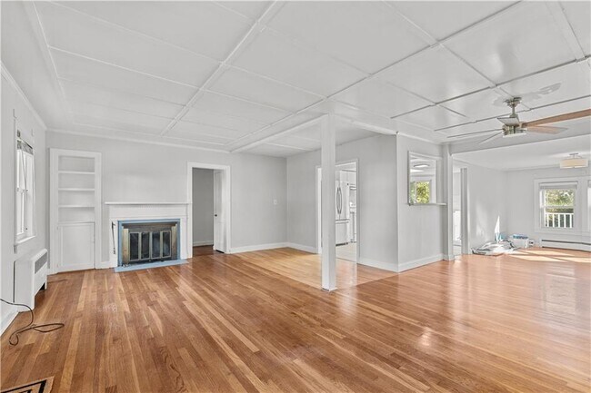 Building Photo - 223 N Fenner Ave