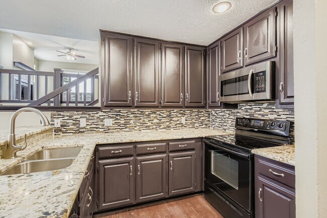 Foto del edificio - 3323 Augusta Blvd