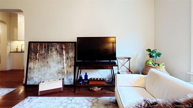 Foto del edificio - 73-12 35th Ave