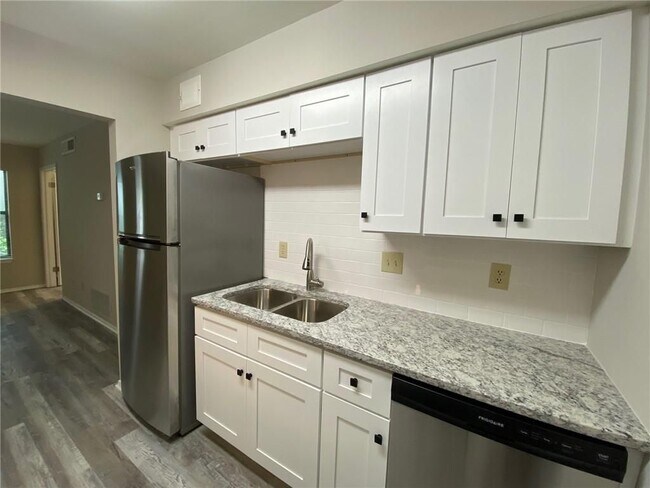 Building Photo - 1309 Old Hammond Chase