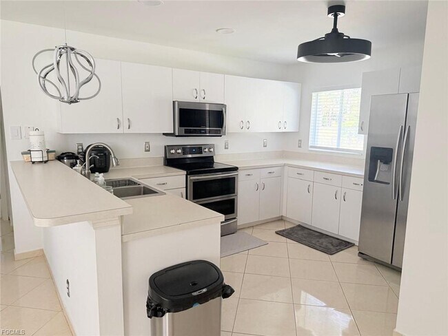 Building Photo - 4745 26th Ave SE