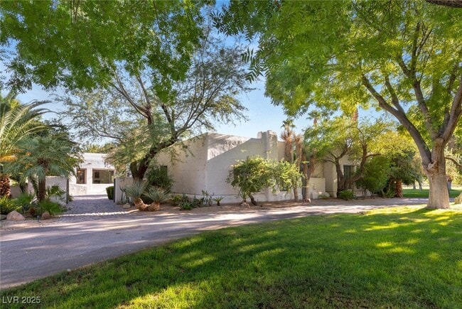 Building Photo - 7330 N Rainbow Blvd